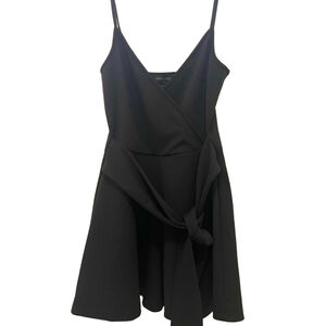 (NWOT) HIGH STREET V-Neck Sleeveless Black Romper - Small